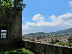 Villa La Magia, una veduta su Quarrata dal giardino